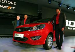 Tata Motors apresenta hatchback Bolt no Salão de Nova Déli