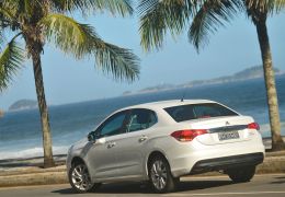 Teste do Citroën C4 Lounge 2.0 Tendance