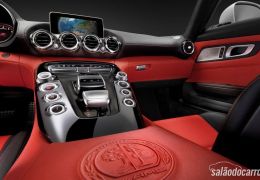 Mercedes-Benz mostra imagens do interior do AMG GT