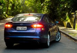 Teste do Ford Fusion Titanium Hybrid