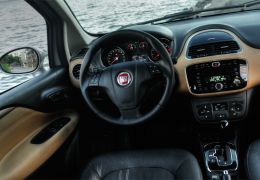 Teste do Fiat Linea Absolute