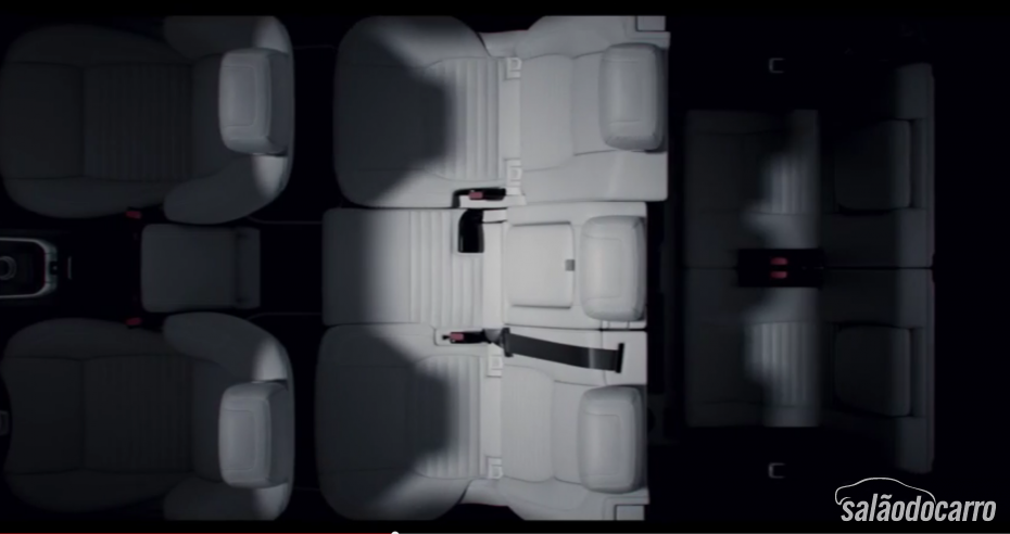 Land Rover mostra primeiras imagens internas do Discovery Sport 2015