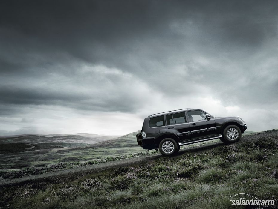 Mitsubishi mostra novo facelift do Pajero na Rússia
