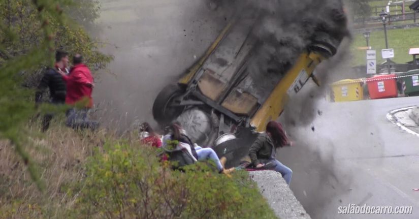 Incrível acidente em corrida de rali quase vira fatalidade