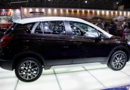 Suzuki traz SX4 S-Cross ao Salão do Automóvel
