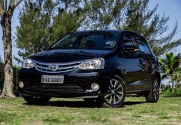 Teste do Toyota Etios Platinum hatch