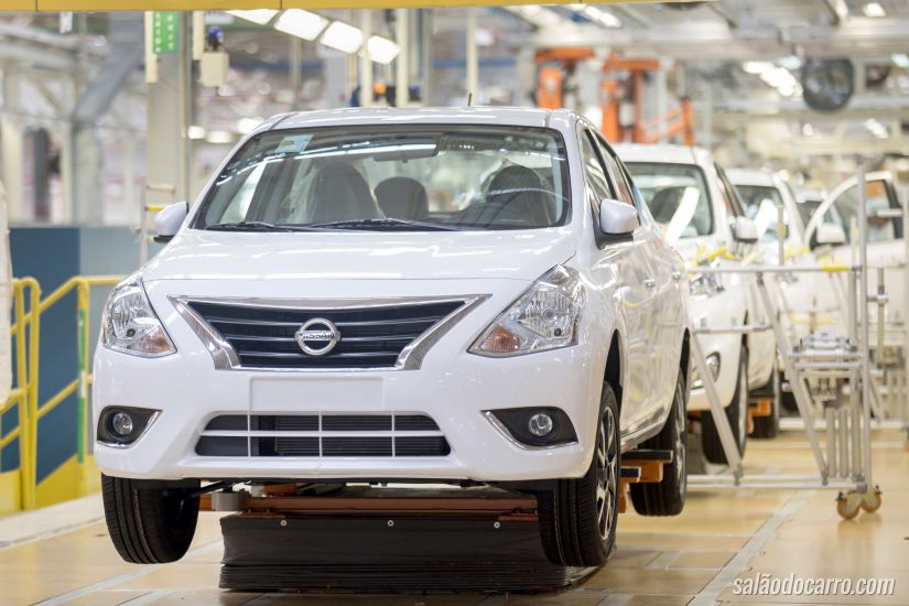 Nissan inicia produção do New Versa no Rio de Janeiro
