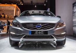 Volvo apresenta S60 Cross Country no Salão de Detroit