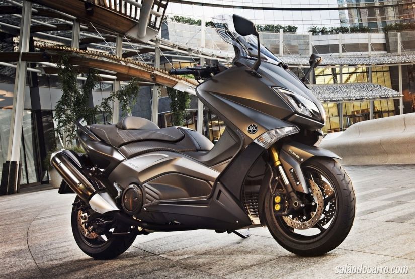 Yamaha T-MAX Iron Max 2015 chega à Europa por R$ 32 mil