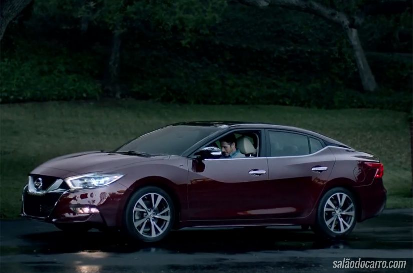 Novo Maxima aparece rapidamente no novo comercial da Nissan