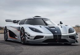 Koenigsegg trabalha em Regera de 1359 cavalos