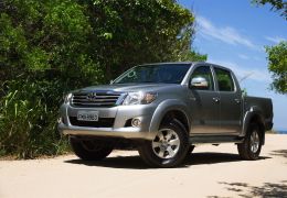 Impressões do Toyota Hilux SRV Flexfuel 4X2
