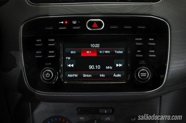 Fiat Punto e Linea ganham nova central multimídia