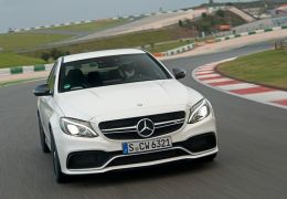 Mercedes-AMG C 63 S de 510 cavalos chega por mais de R$ 800 mil