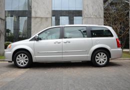 Chrysler convoca recall de 943 veículos de Town &amp; Country