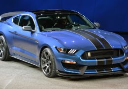 Ford presenteia fãs com edição limitada do Mustang Shelby GT350R