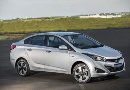 Hyundai lança HB20S Impress