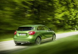 Mercedes lança Classe A 2016 com 386 cavalos
