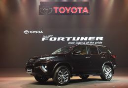 Toyota SW4 2016 traz novo visual e surpreende em apresentação