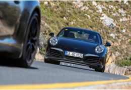 Porsche 911 ganha primeiras fotos oficiais de novo facelift