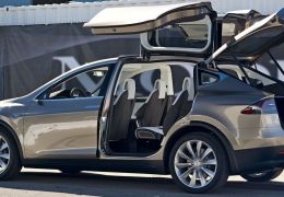 Tesla Model X chega com preços a partir de US$ 132 mil