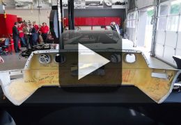 Confira o trabalho de restauração do Corvette nº 1 milhão