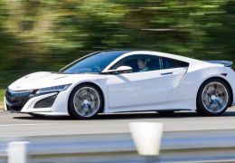Honda apresenta nova NSX
