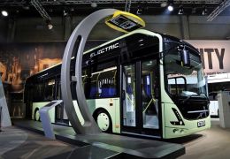 Volvo Bus lança versão de produção de ônibus 7900 Electric