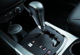 Como estacionar um carro com câmbio automático