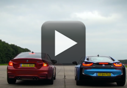 BMW i8 enfrenta M4 em uma prova de arrancada