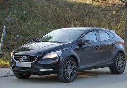 Volvo confirma crossover XC40 no Brasil