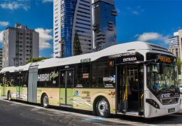 Volvo testa em Curitiba ônibus articulado híbrido