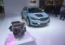 Qoros apresenta conceito chamado PHEA