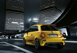 Abarth 595 ganha atualização