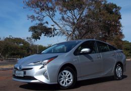 Teste da quarta geração do Toyota Prius no Brasil