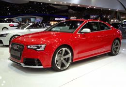 Novo Audi RS5 com motor de 500 cv pode chegar em 2016