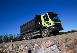 Lançamento do caminhão Volvo VM 6X4R 32 ton