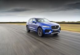 Jaguar F-Pace ganha novo motor na Índia
