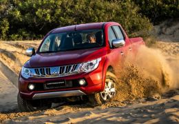 Mitsubishi L200 Triton Sport chega em outubro