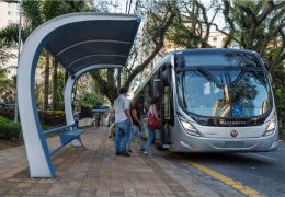 Scania começa a vender ônibus movidos a biometano e GNV no Brasil