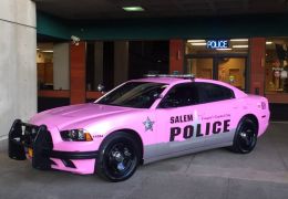 Carros cor de rosa tomam as ruas em Outubro Rosa