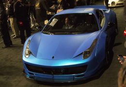 Leilão vende Ferrar de Justin Bieber e Kombi de 1965