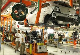 Produção da GM e da Volks deve parar em SP por um mês