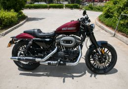 Harley-Davidson Roadster 1200 oferece boa combinação entre esportividade e conforto