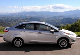 Ford convoca novo recall em função de problema de porta