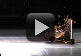 Porsche de Lego passa por crash-test