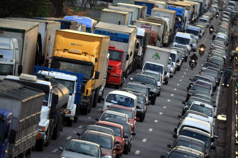 Dicas para dirigir direito e economizar