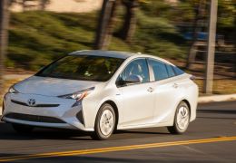 Toyota Prius consegue assumir a liderança de vendas entre os híbridos