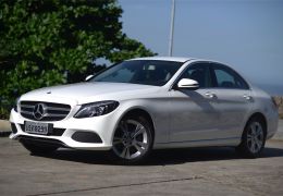 Teste do Mercedes-Benz C180 Avantgarde