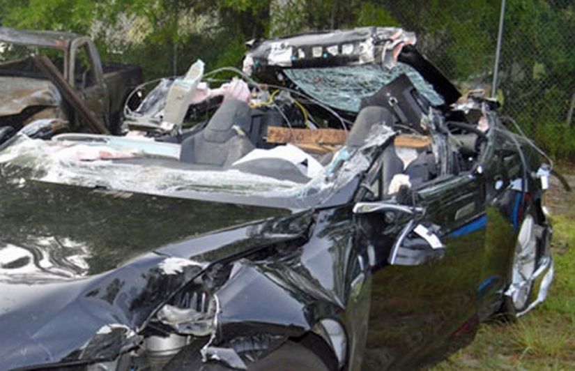 Agência federal “condena” piloto automático da Telsa por morte